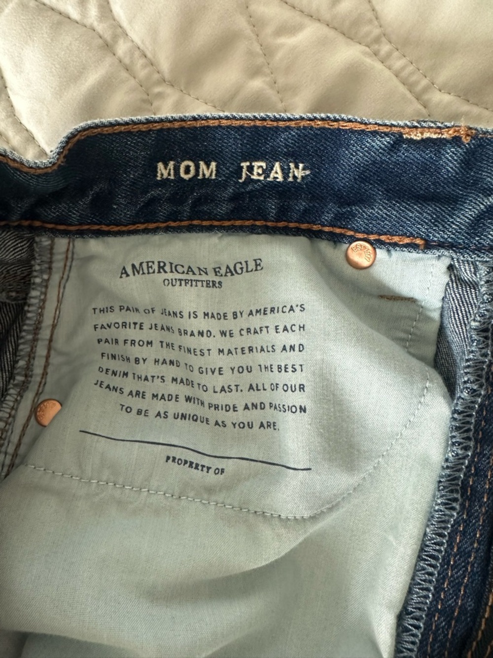 American Eagle Mom Jean High Waist   medium Wash Relaxed Fit 90s Style Sz 10 - Picture 10 of 10